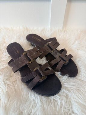 💫4/$25 • Comfort Plus by Predictions Brown Strap Mini Heeled Sandals